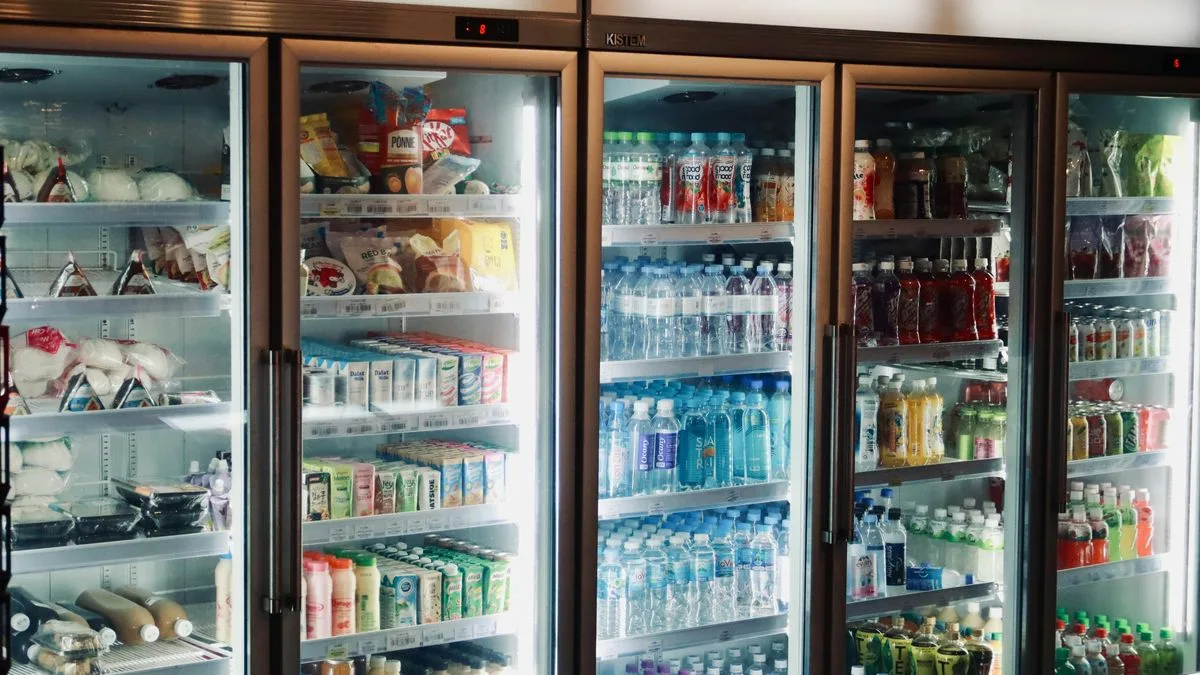 Consumo masivo se desploma 6,3% mensual en febrero y preocupa la recuperación