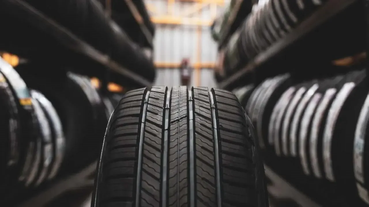 Cuánto cuesta hoy cambiar las cuatro cubiertas del auto en Argentina