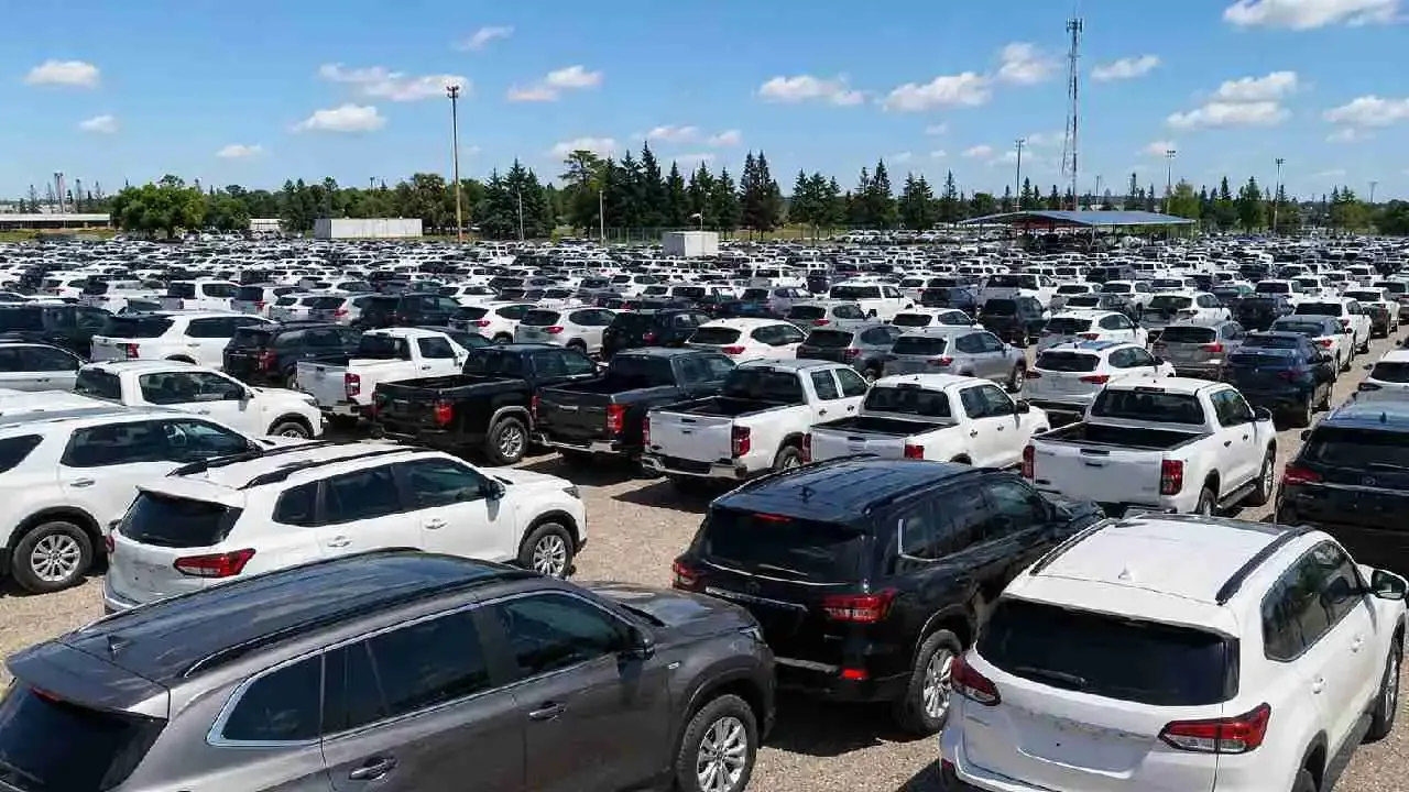 Milei baja retenciones a las exportaciones de autos pero la mochila impositiva persiste