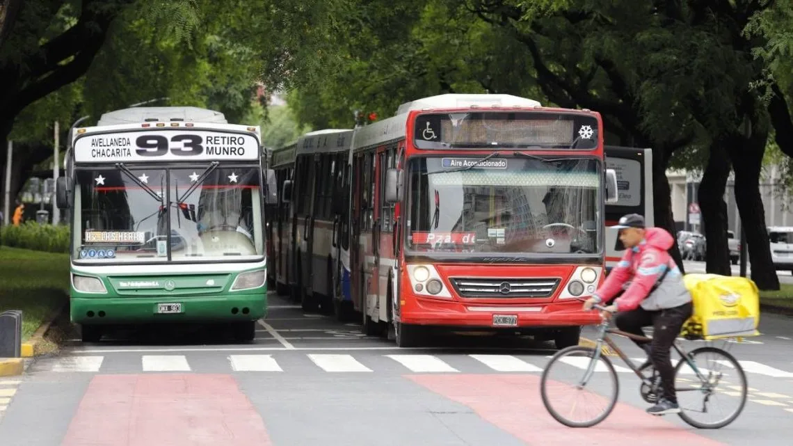 Pago de 50.000 millones reactiva el transporte del AMBA, dice Fusaro