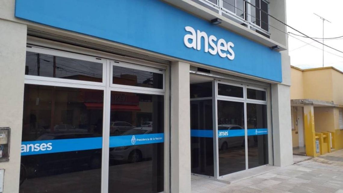 ANSES confirmó calendario de pagos de mayo y tope para jubilados