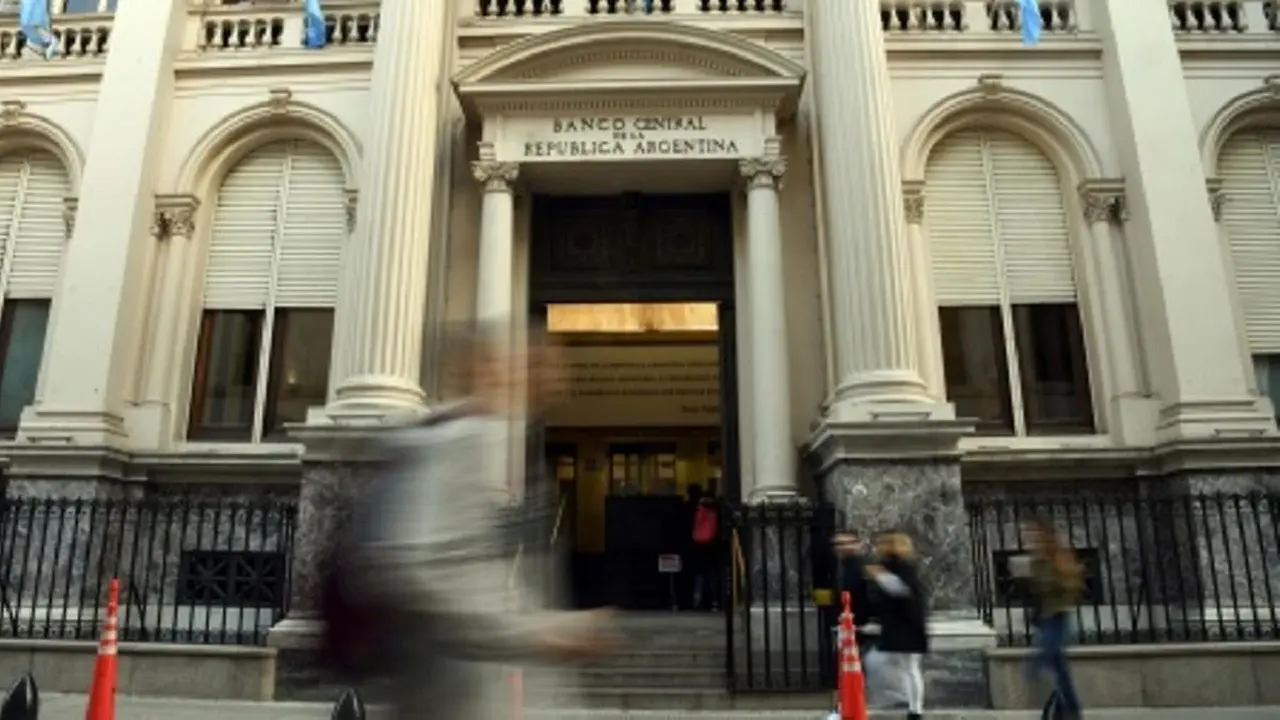 BCRA acelera compras: reservas cerca de u$s46.143 millones, pero ¿a qué costo?