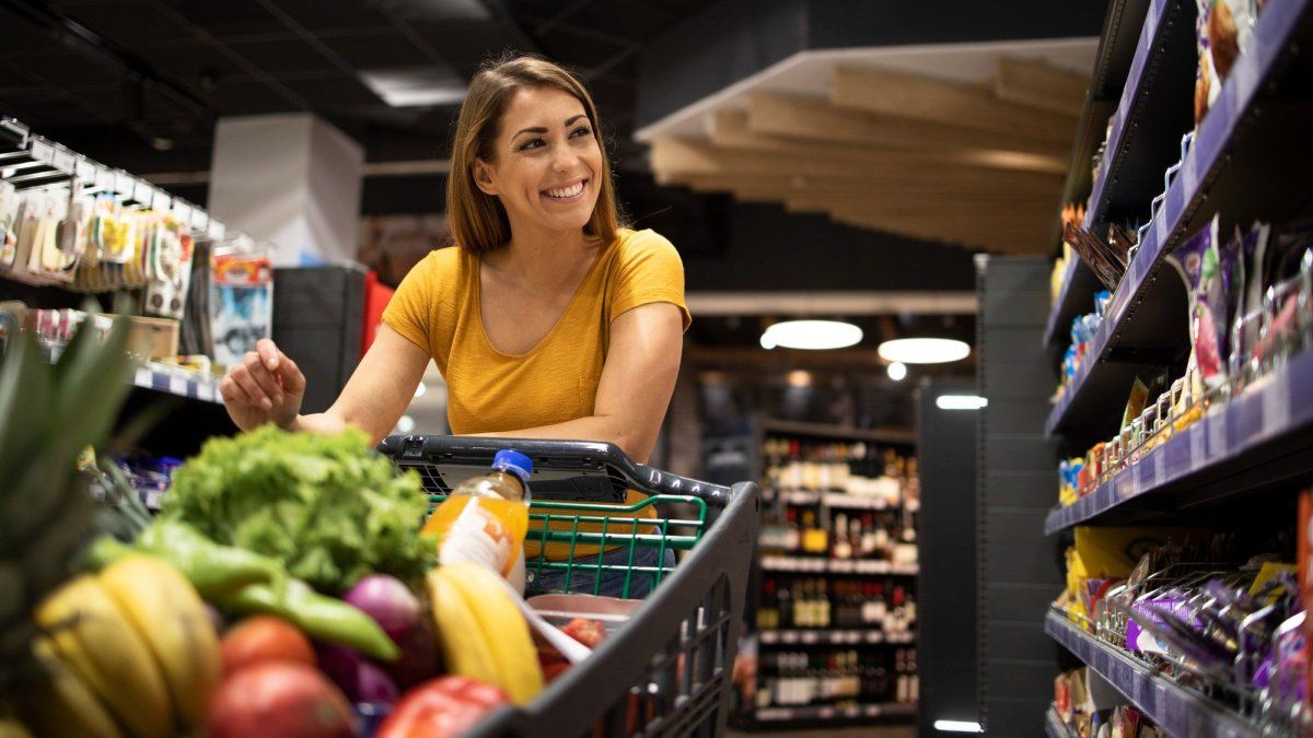 Cómo sacar provecho sin perder plata con los descuentos de Coto y Carrefour