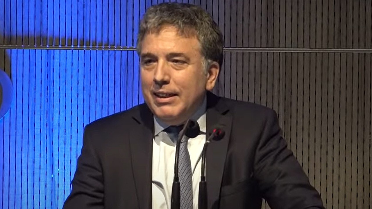 Dujovne advierte inflación cercana al 28-29% y choca con el Presupuesto 2026