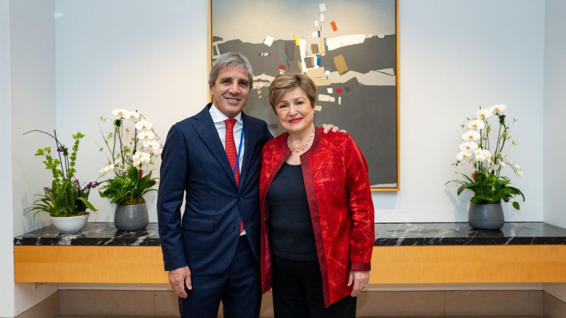 FMI condiciona desembolso mientras EE. UU. presiona apoyo político a Milei