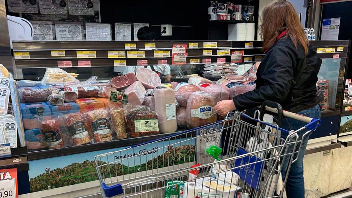 Inflación de mayo: desacelera pero se mantiene por encima del 2% mensual