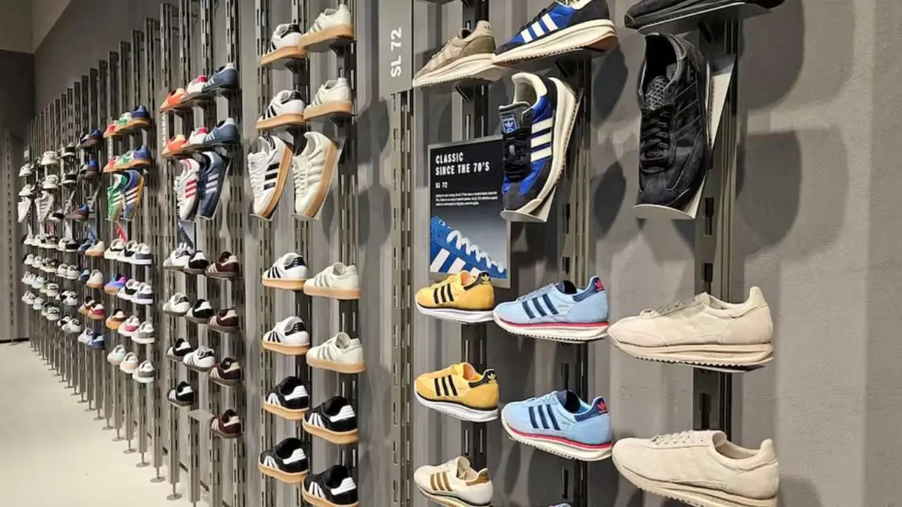 Outlet con zapatillas desde $20.000: cómo aprovechar las promociones