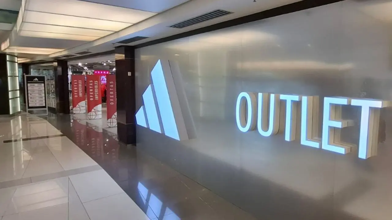 Outlet de Adidas en Recoleta: camisetas y zapatillas con hasta 30% de descuento