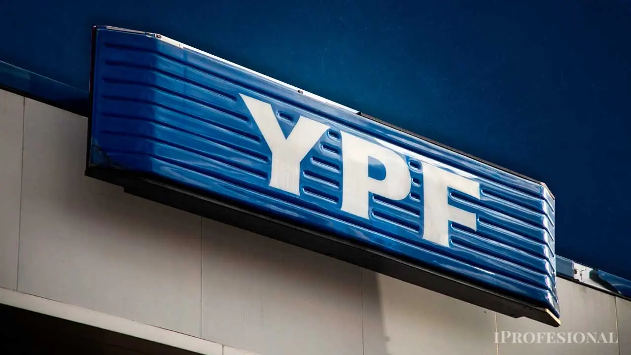 YPF arma un "buffer" de 45 días para frenar subas en surtidores